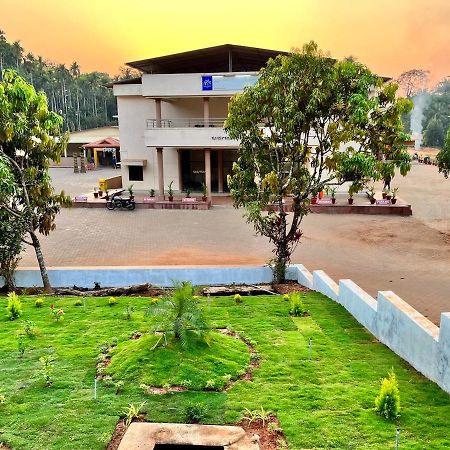 Sooryakamal Mahal Hotel Dharmastala Exterior photo